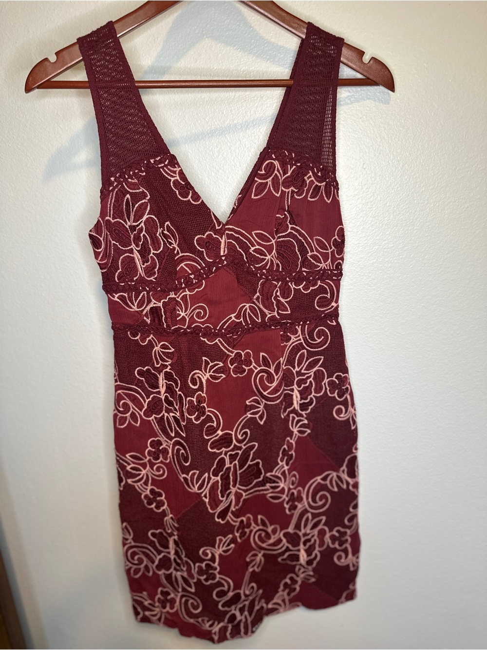 Anthropologie Moulinette Soeurs Ariana Burgundy Floral Lace Sheath Dress - 2